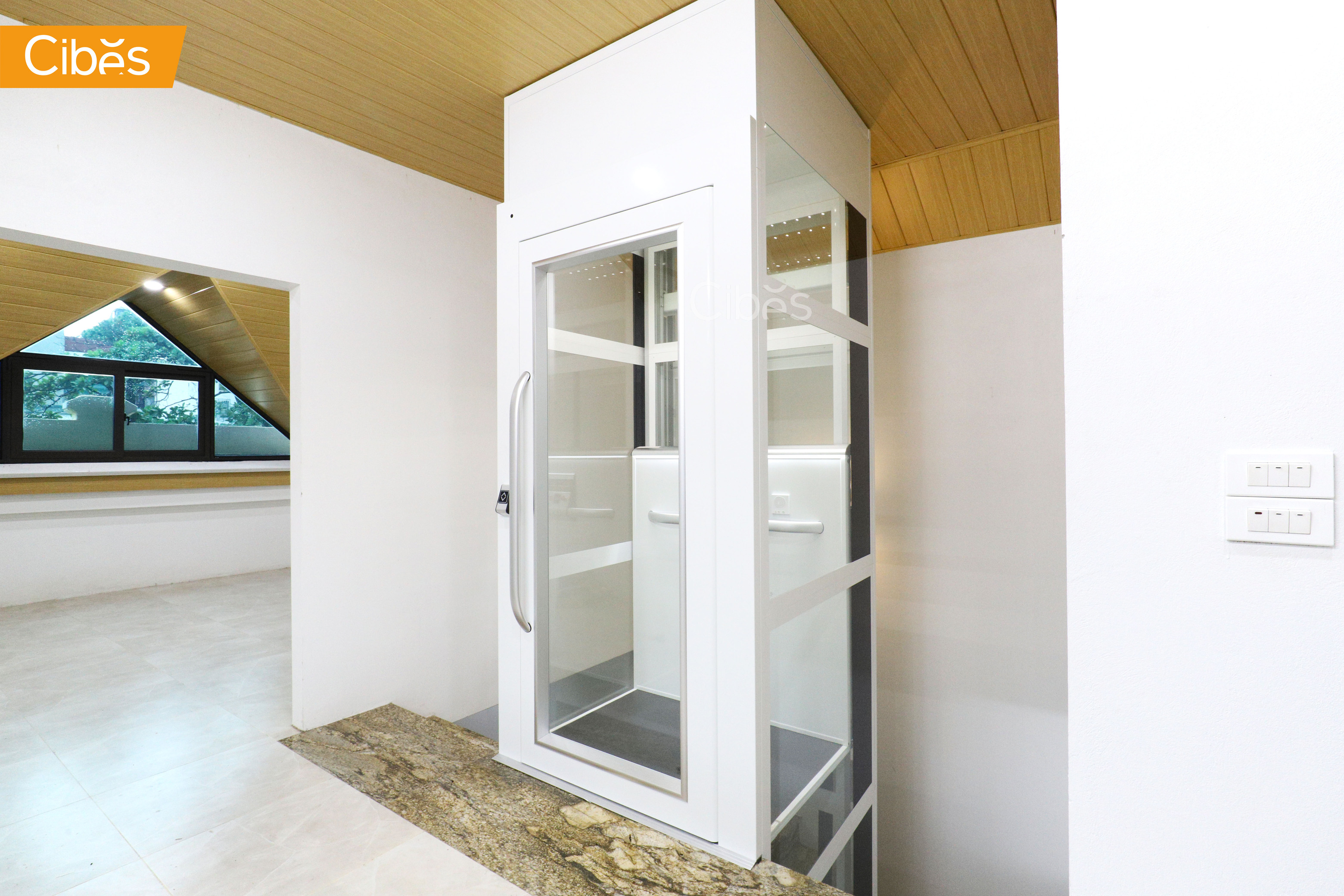 Tháng máy kính Cibes Uno lắp đặt tại Hoàn Kiếm, Hà Nội